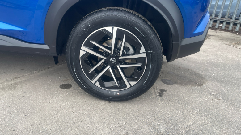 Nissan Juke 1.0 DiG-T N-Connecta 5dr Petrol Hatchback